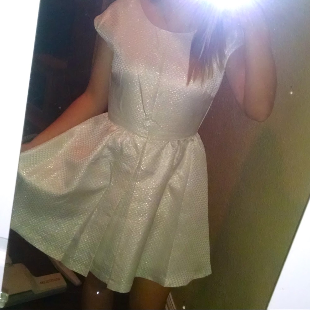 Beautiful dress (white and gold)